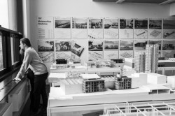 Fakulta architektury ČVUT vyhlašuje výběrová řízení na pozice vedoucí*ho ústavu a vedoucí*ho a asistenta nebo asistentky dvou ateliérů.