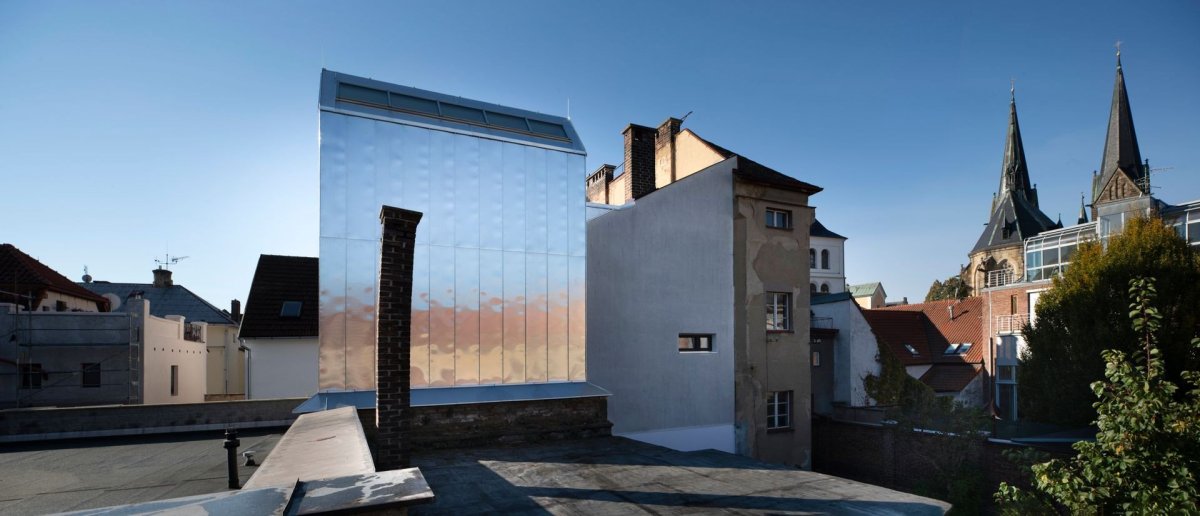 Přístavba kanceláře ve Vysokém Mýtě od studia Prokš Přikryl architekti, realizace 2019