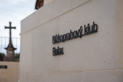 Název Relax si vymysleli sami uživatelé (Nízkoprahový klub Relax, atakarchitekti)