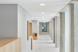 Rekonstrukce budovy okresního soudu Tübingenu od studia Dannien Roller Architekten