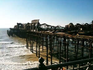 Molo Hastings Pier před renovací, dRMM Architects