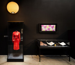 Vitra Design Museum představuje výstavu věnovanou minulosti i budoucnosti plastu