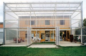 Latapie House ve Francii, 1993