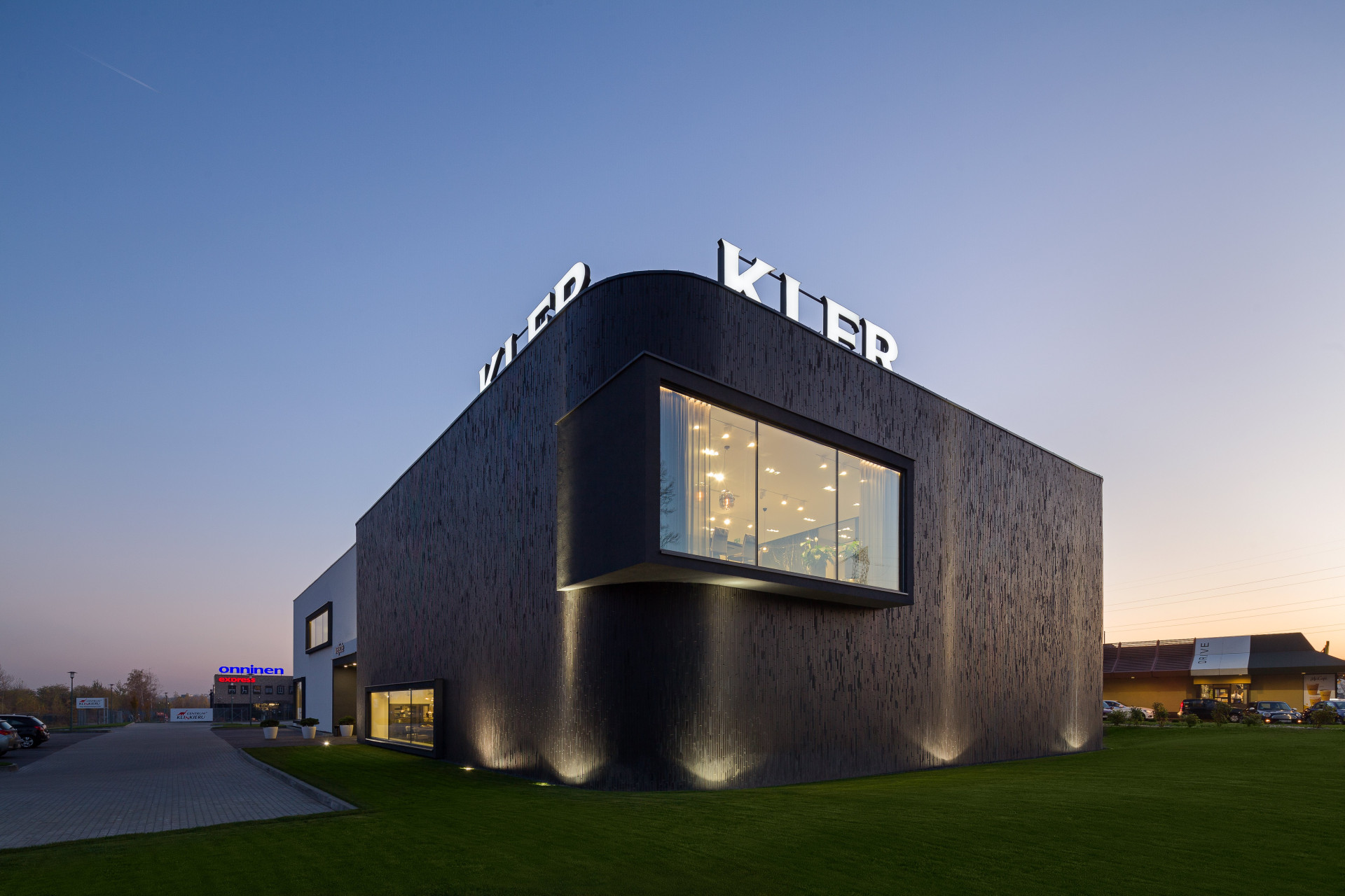 Společnost Klinker nepřestává přinášet novinky do světa cihlových fasád. Stále populárnější jsou dlouhé formáty cihlových pásků