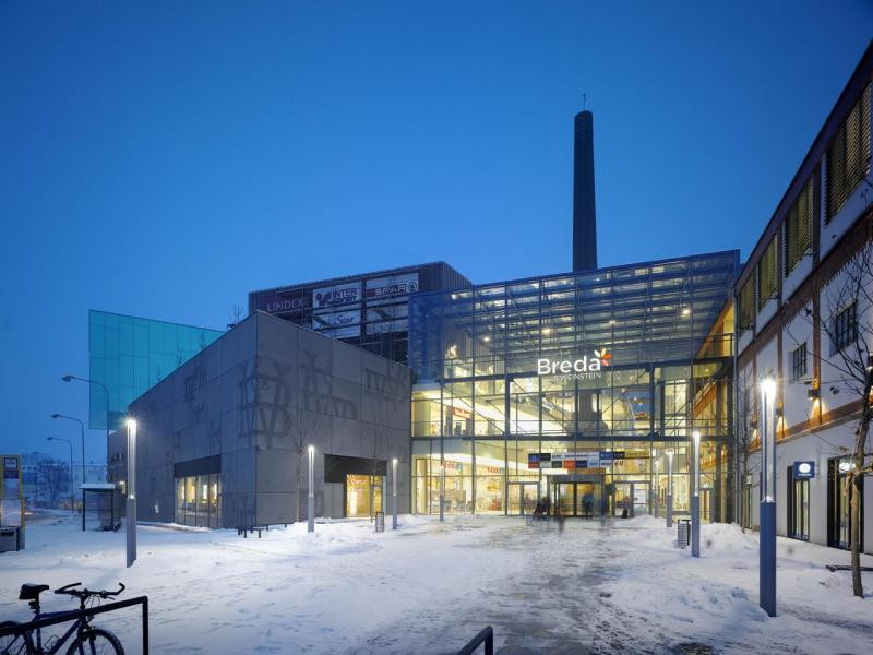 Společenské centrum Breda &amp; Weinstein / Šafer Hájek architekti s.r.o. 