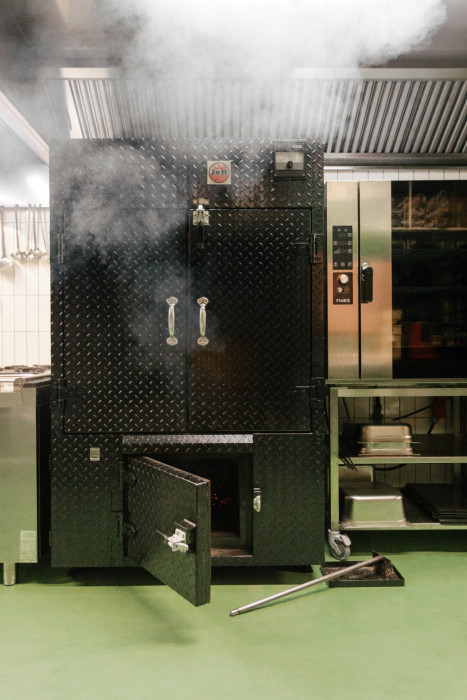 BIG SMOKERS barbeque restaurace, 0,5 Studio/Vít Svoboda, Pavel Nový