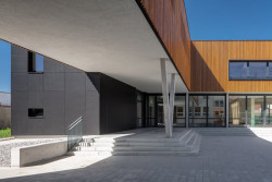 Pavilon ZŠ Smečno, LCArch s.r.o. - foto