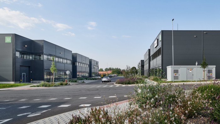 Logport Prague West od Expert Architects