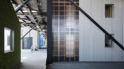 The Gantry, přestavba olympijského vysílacího centra na ateliéry a kanceláře od studia Hawkins\Brown