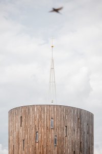 Nezvyklá podoba kostelní věžě (Kaple Panny Marie Bolestné v Nesvačilce, studio RCNKSK)