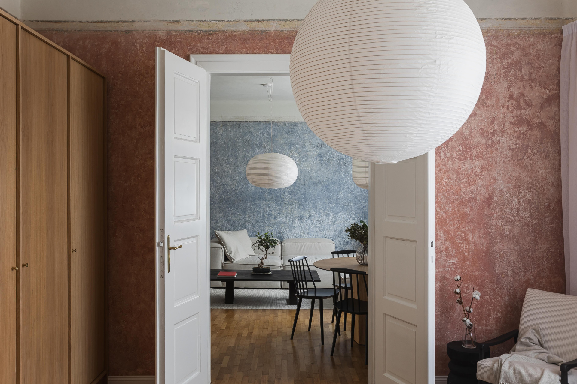 Rekonstrukce košického bytu, RAN: Architekt se rozhodl pro logické přeskupení těchto celků a odstranění zbytečných dveří