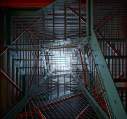 Cíle cest je projekt města Litomyšl. Jsou to drobné intervence do krajiny od architektů. (Rozhledna na Litomyšl, atelier-r)