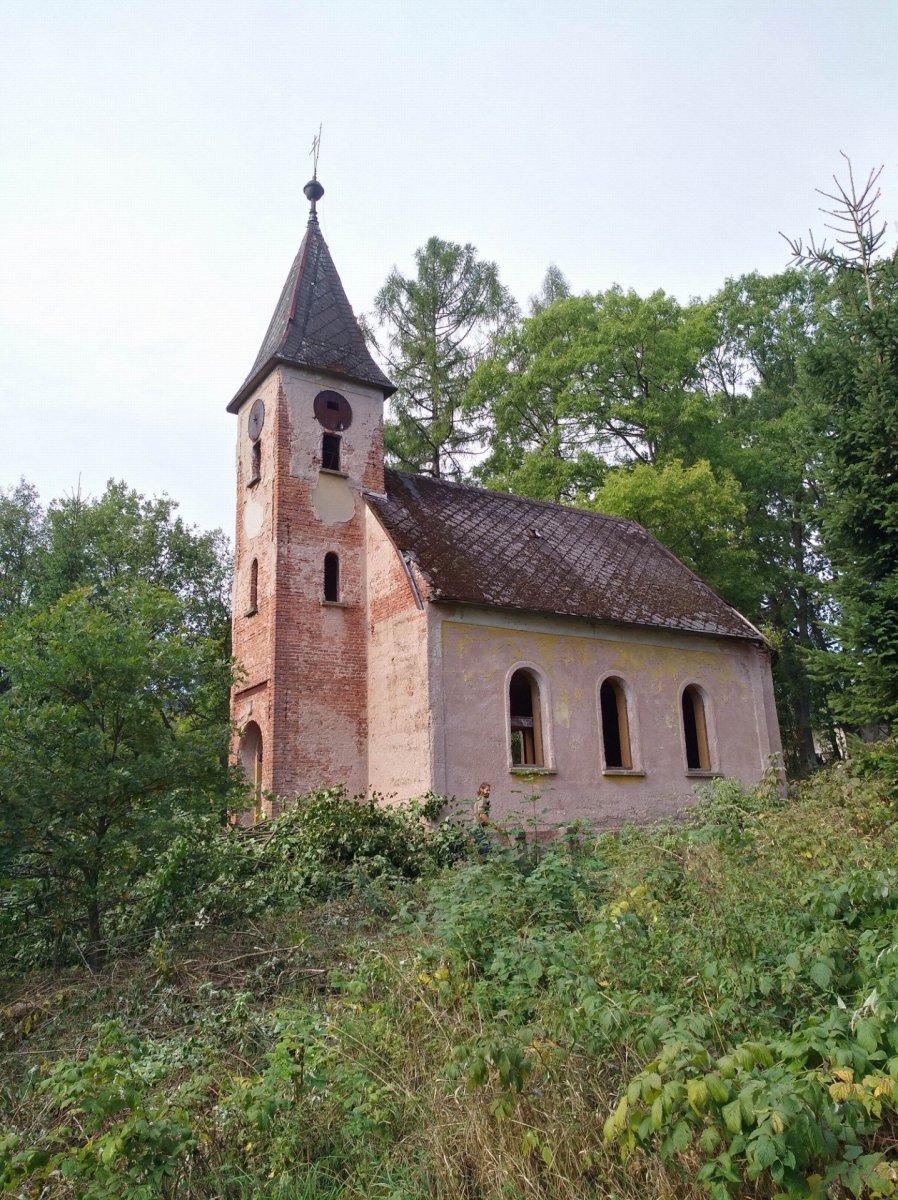 Rekonstrukce kostela sv. Josefa ve Slavětíně, ATELIER TSUNAMI: Stav kostela sv. Josefa před rekonstrukcí