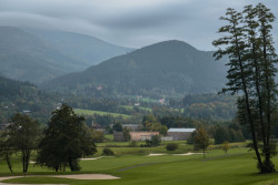 Zázemí údržby golfového rezortu v Ostravici pod Lysou horou od PAPOUSEK & SILHAN ARCHITECTS