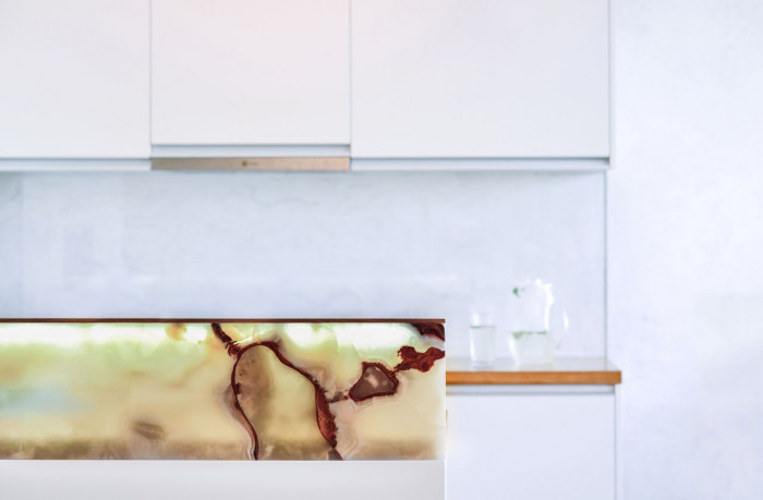 SENAA, Interiér bytu v Brně, detail kuchyňské linky – foto