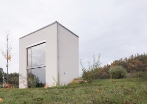 Rodinný dům jako promyšlená kompozice prostorů (Dům v Radíkově, Malý Chmel, 2022)