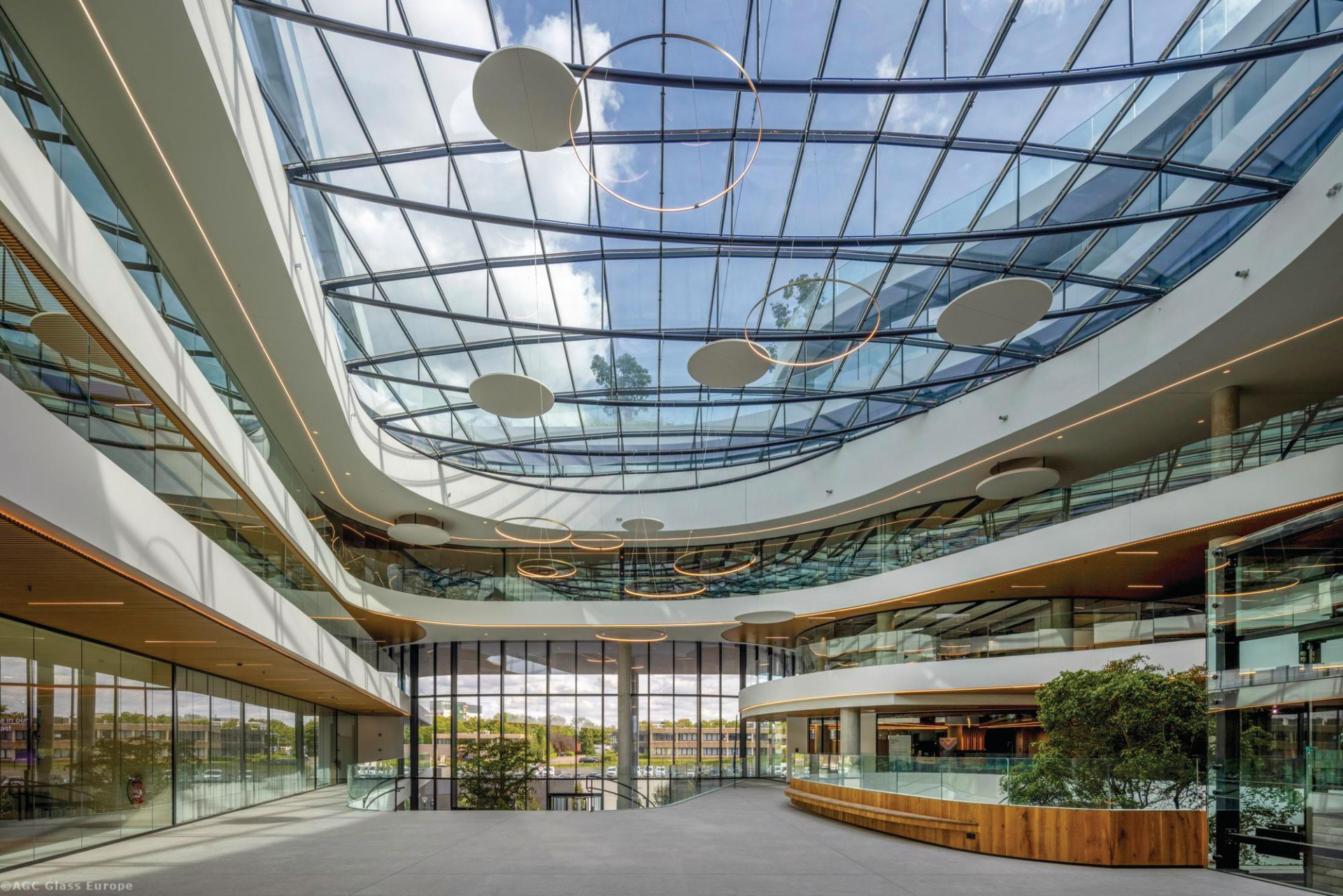 Budova The Wings v Diegem v Belgii od ASSAR LLOX architects