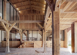 Thomas Kröger Architekten, rekonstrukce stodoly ve Fergitz, foto