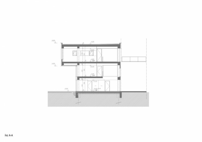 Výrobní a administrativní objekt firmy Pilana Karbid v Hulíně, Ellement architects, řez A-A