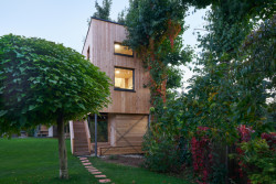 Dřevěný výměnek na Praze 4 od studia PRAJAGA