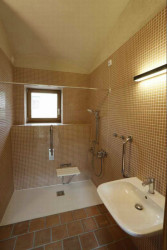 Úprava bývalé fary ve Chvalšinách na zařízení pro  pobyty osob s poruchami autistického spektra, 4DS