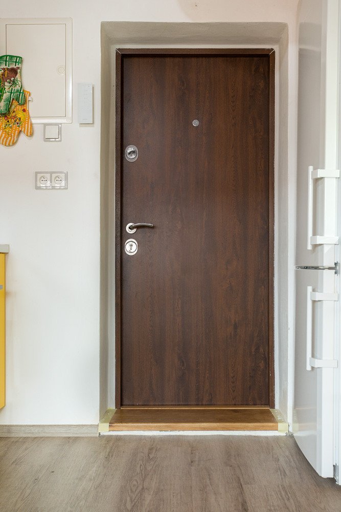 Jak vybrat bezpečnostní vchodové dveře, které podtrhnou design vašeho domu?