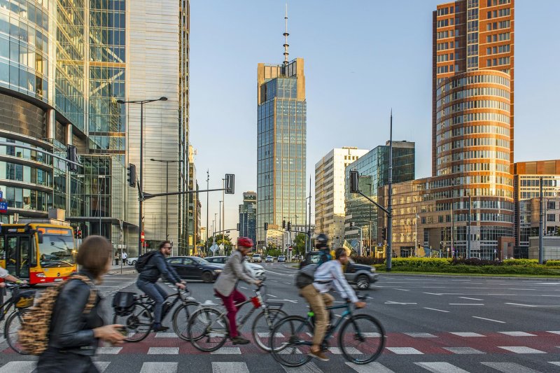 Věž Varso Tower v polské Varšavě navrhli architekti z uznávaného studia Foster + Partners. Je nejvyšší budovou v Evropské unii.