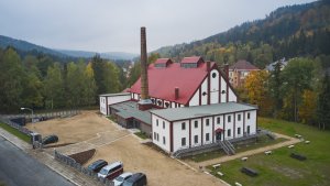 Huť Marie, Architektura s.r.o.: „Zachovali jsme maximum stávajících konstrukcí a otvorů, očistili, co bylo možné, vyzdvihli jsme původní industriální podobu a inspirovali se obrazovými záznamy a pohlednicemi,“ prozrazuje David Kraus