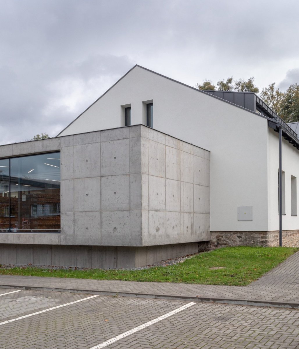 Polyfunkční dům Hruška v Trojanovicích, Kamil Mrva Architects
