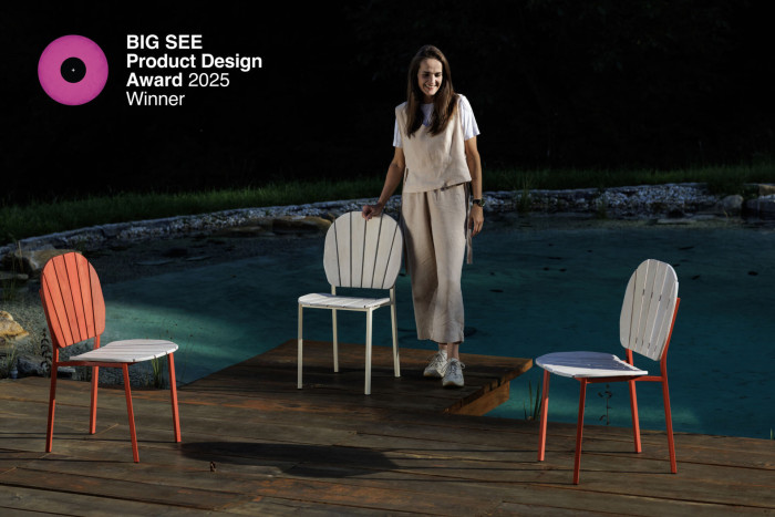 Židle Bombshell od Urbania, navržená designérkou Adélou Bačovou, získala ocenění BIG SEE Product Design Award 2025.