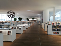 Centrální knihovna Oodi od  ALA Architects