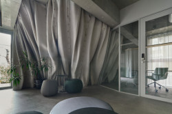 Pod vodopádem  (Ryozan Park Green, Akihisa Hirata Architecture Office)