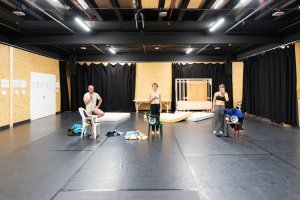 Wagenhallen se staly útočištěm pro řadu umělců.  (ATELIER BRÜCKNER, Wagenhallen ve Stuttgartu)