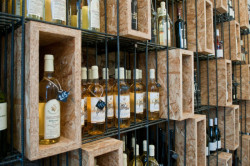 JEČMEN-CAHA architekti, Vinotéka a sýrárna v Blansku - foto