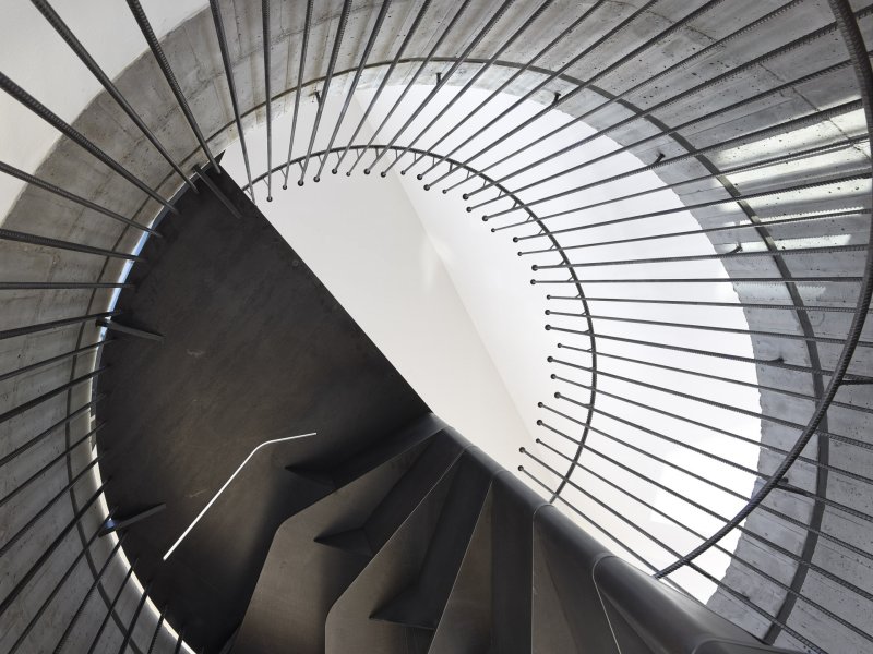 Budova Komunardů XXXV od architekta Stanislava Fialy