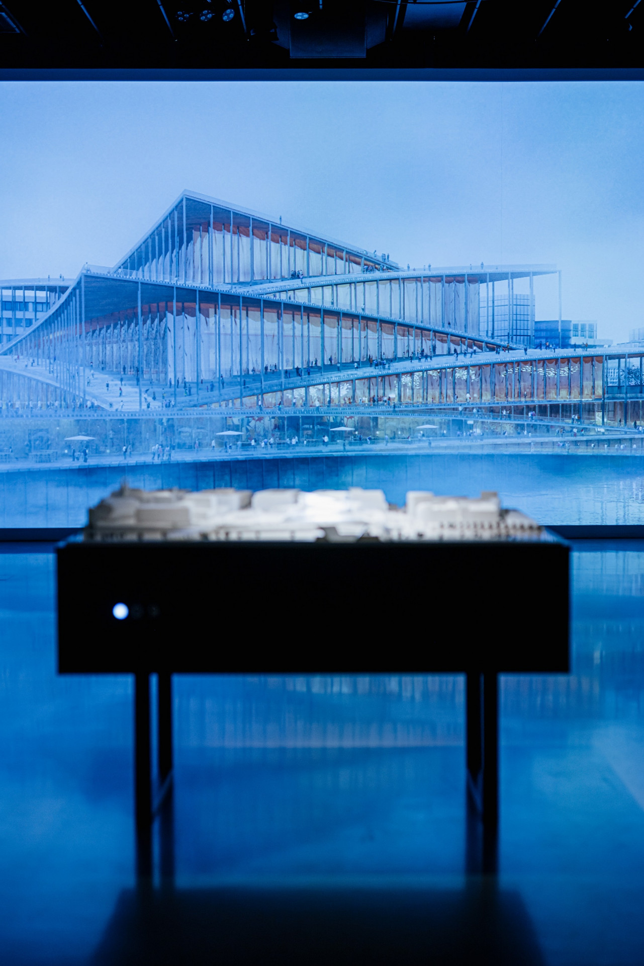 Výstava věnovaná architektonické soutěži na Vltavskou filharmonii bude součástí letního programu CAMPu