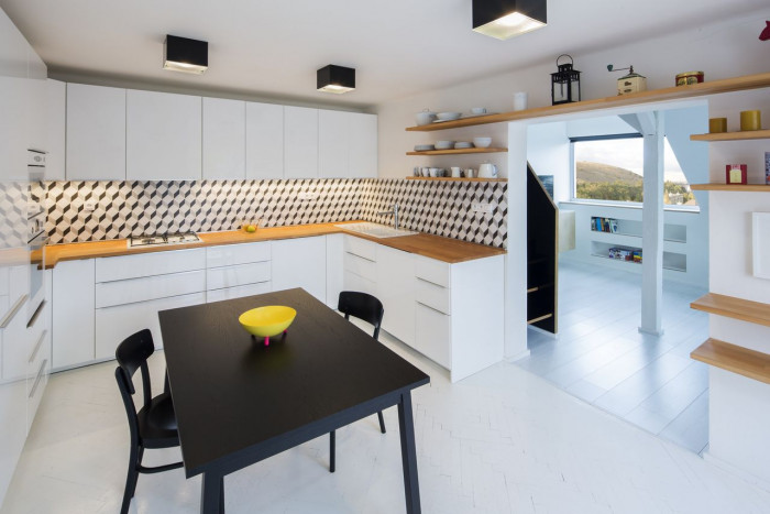 No Architects, Rekonstrukce prvorepublikového bytového domu – foto