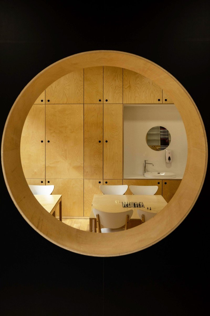 Najdeme tu řadu autorských detailů. (Nízkoprahový klub Relax, atakarchitekti)