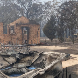 Foto po ničivém požáru v údolí Kangaroo Valley