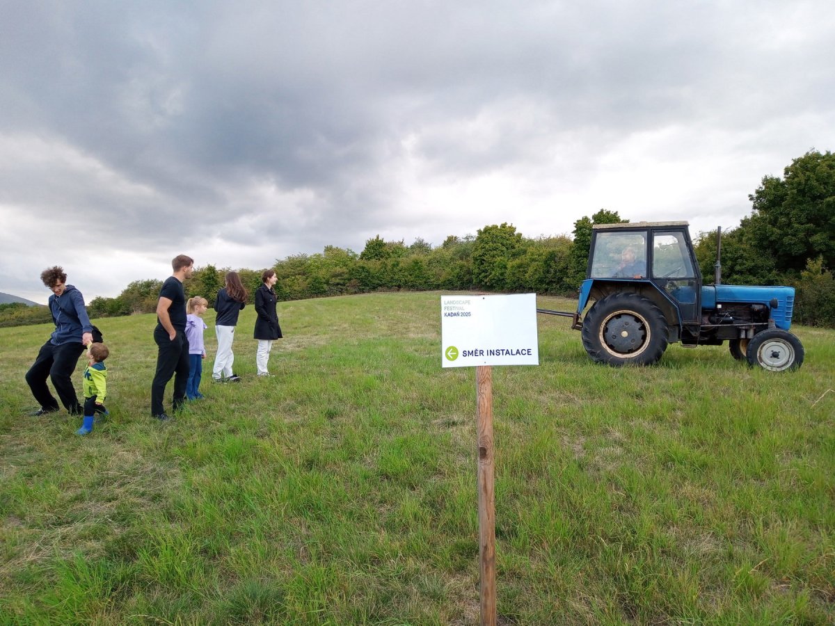 Z instalace (Josef Čančík; Wichterkreuz – návrat zmizelého)