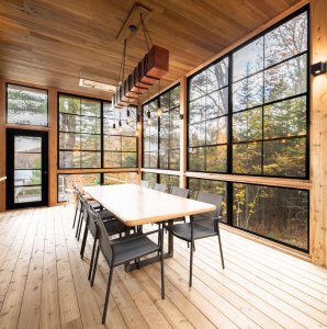 Víkendový dům z prefabrikovaných modulů, Figurr Architects Colective