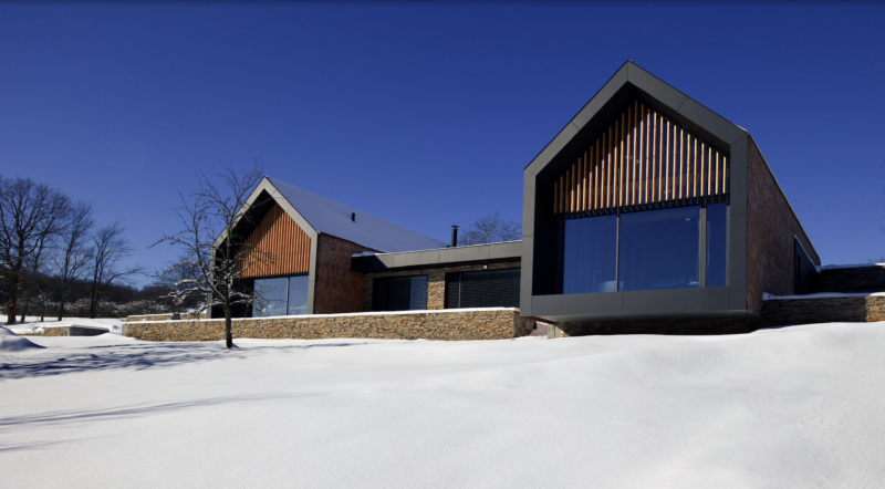 Chalet Křivoklát navrhlo studio Fandament Architects, s.r.o.