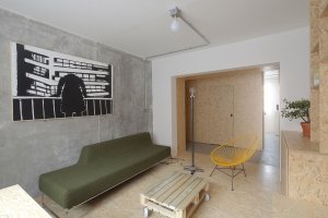 architectureMADE, rekonstrukce bytu paneláku v Plzni, foto