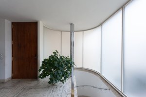 Vila Tugendhat v Brně od Miese van der Rohe na fotografiích Alexandry Timpau