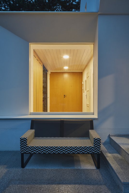 Vila s fontánou, Mjölk architekti