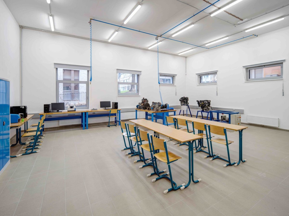 Centrum materiálů, mechaniky a technologií bylo realizováno jako součást projektu RE:START zaměřeného na restrukturalizaci Ústeckého, Moravskoslezského a Karlovarského kraje