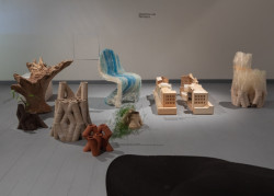 Ateliér architektury III se ve svých projektech soustřeďuje na testování nových metod navrhování. Úspěchy i nepřeberné množství projektů ateliéru sleduje výstava Souostroví / Archipelago 13 *A3, která se koná v Galerii UM.