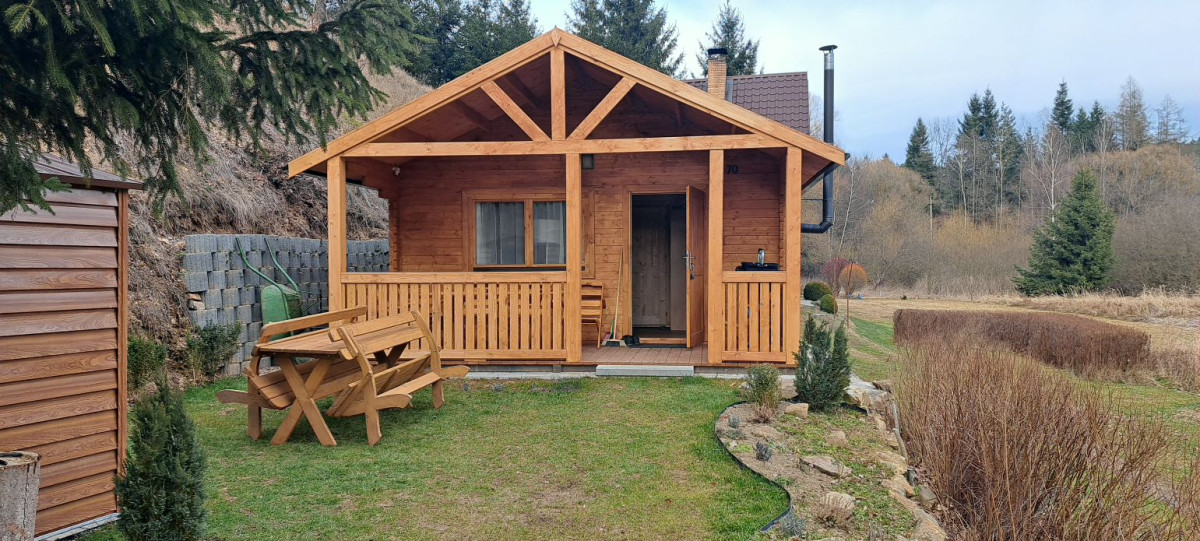 Zahradní domek s terasou