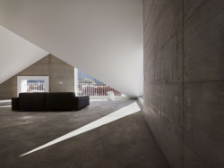 Bytový dům, Raphael Zuber