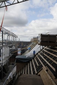 Střešní balkon Velux Cabrio, fotografie z instalace prvků.